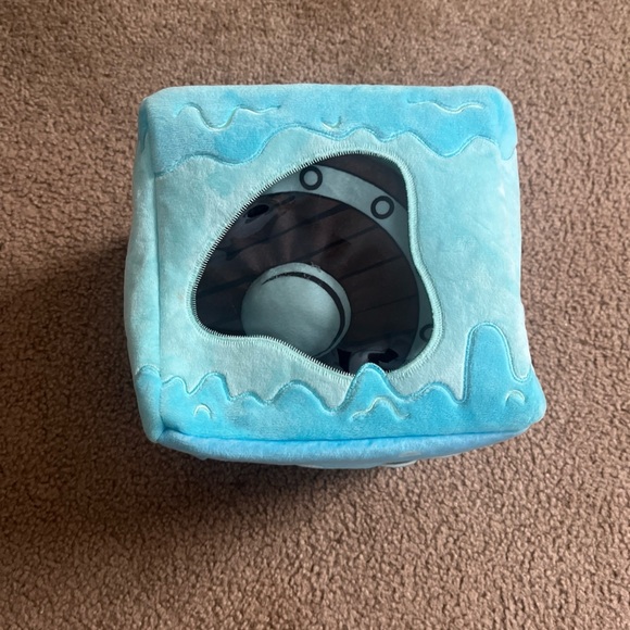 Dungeons & Dragons Plush Honor Among Thieves Gelatinous Cube 8" Interactive Glow - Picture 2 of 7